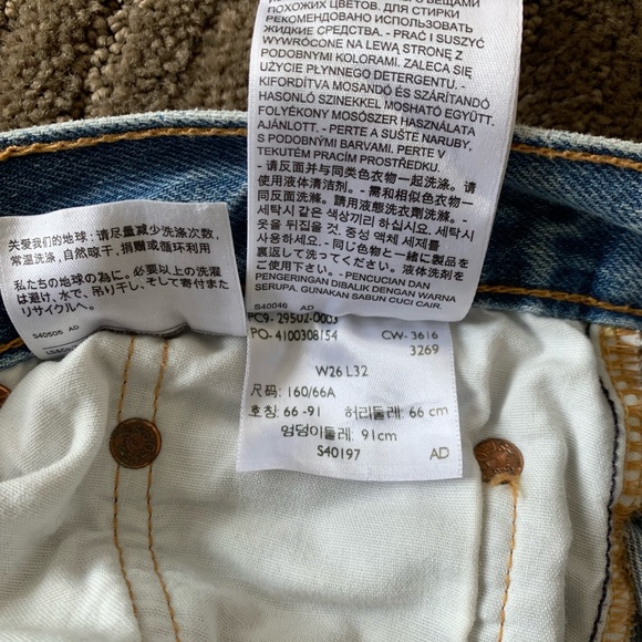 Levi’s 501 Distressed Straight Leg Jean - Picture 7 of 7